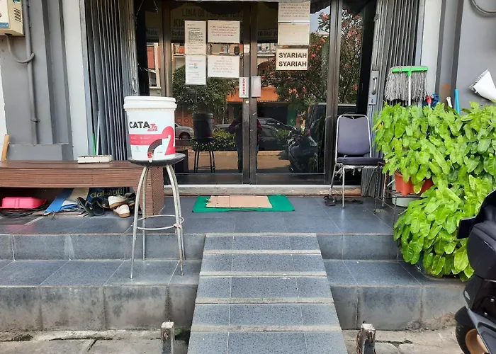 OYO Life 92883 Kost Ratana Cengkareng Syariah Hotel Jakarta